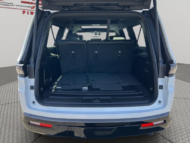 New 2026 Jeep Grand Wagoneer L Limited AWD/4WD image 33