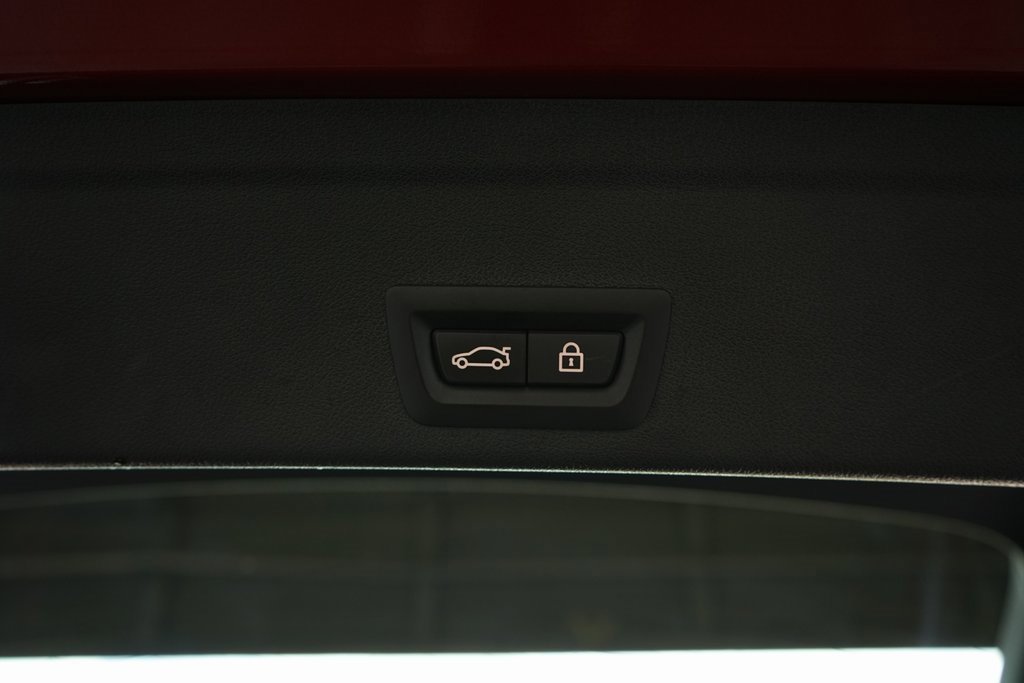 Used 2021 BMW X6 xDrive40i w/ Convenience Package image 30