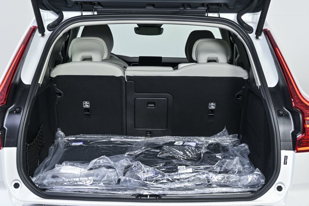 Used 2026 Volvo XC60 B5 Ultra w/ Protection Package Premier AWD/4WD image 32