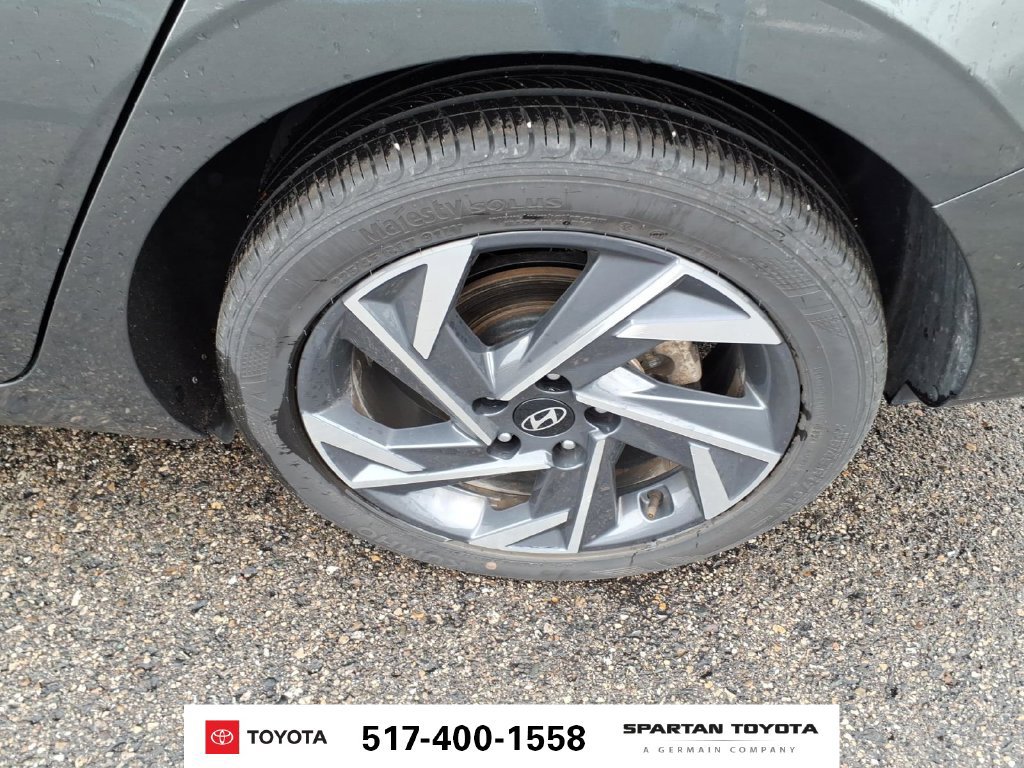 Used 2025 Hyundai Elantra SEL FWD image 11