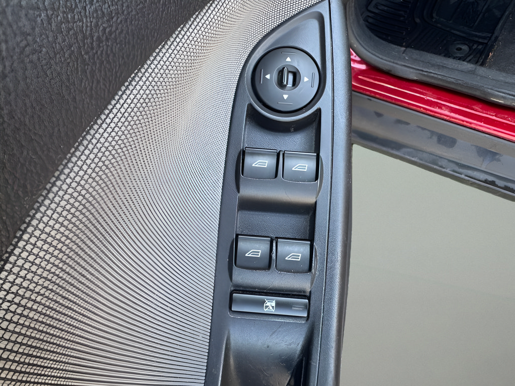 Used 2013 Ford Focus SE FWD image 13