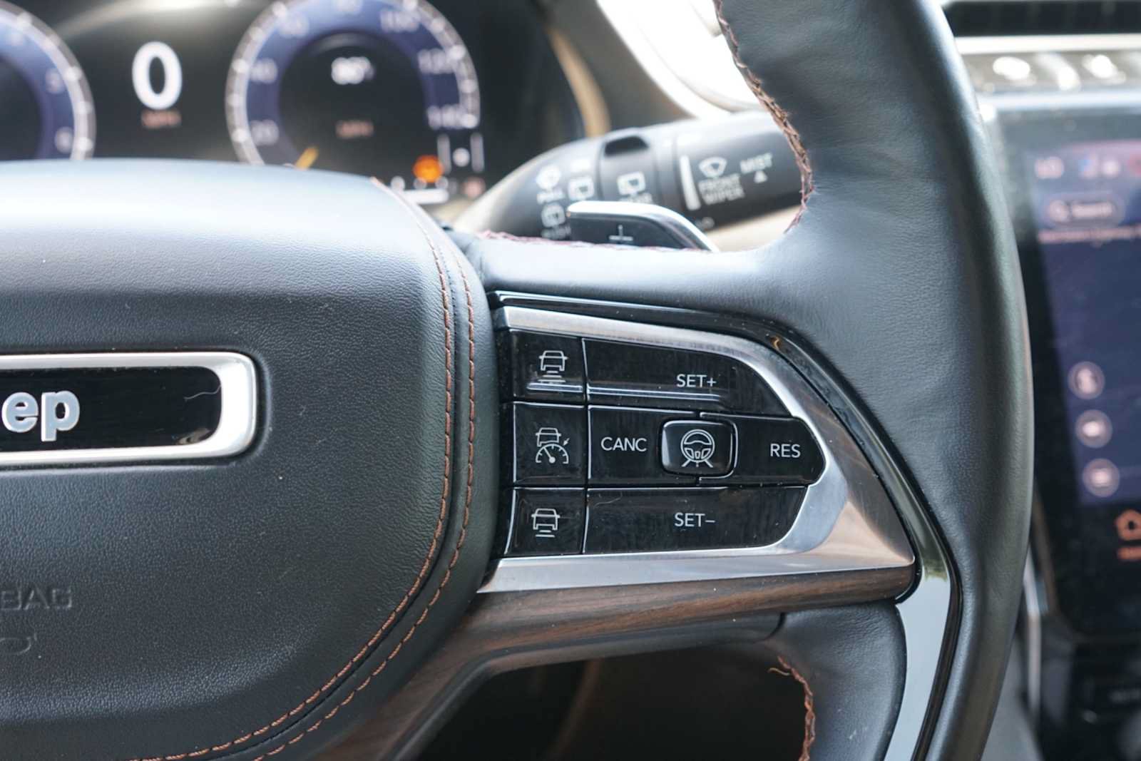 Used 2021 Jeep Grand Cherokee L Summit w/ Luxury Tech Group V RWD image 15