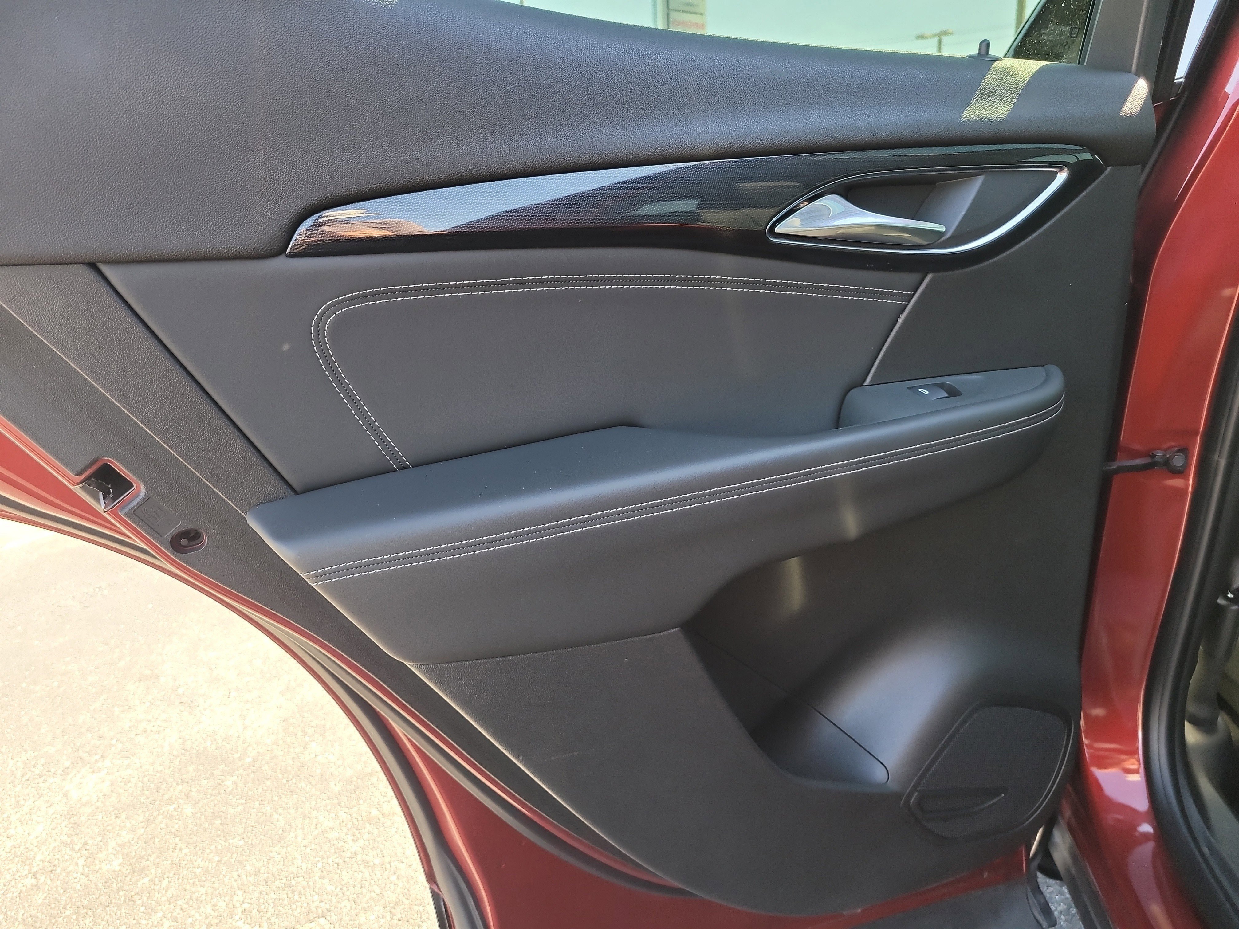 Used 2021 Buick Envision Essence w/ Sport Touring Package image 10