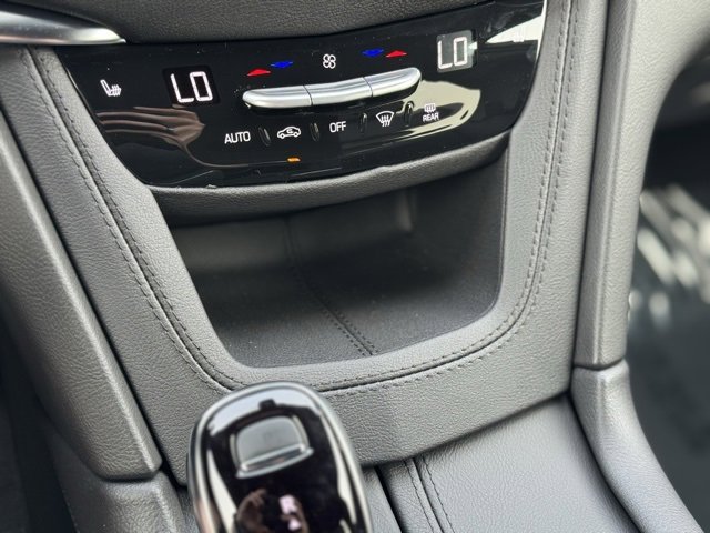 New 2025 Cadillac XT6 Luxury image 15