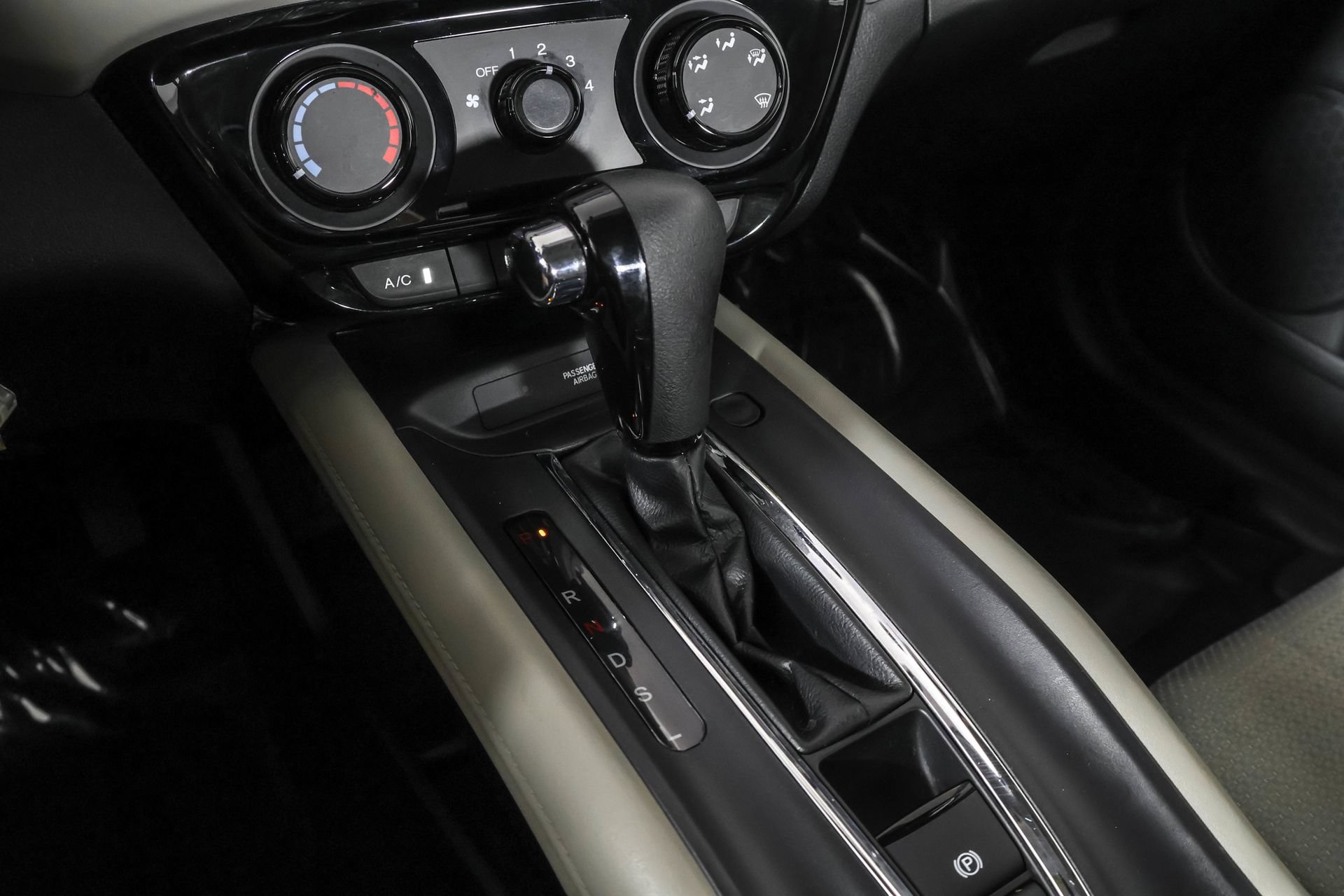 Used 2019 Honda HR-V LX image 30