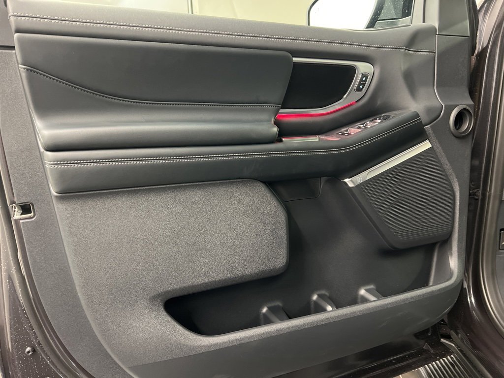 New 2026 Ford Expedition Platinum image 29