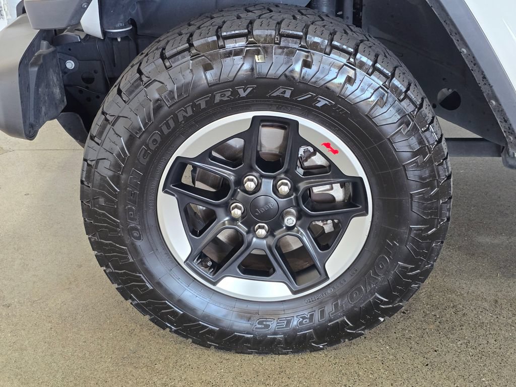 Used 2023 Jeep Gladiator Sport AWD/4WD image 8