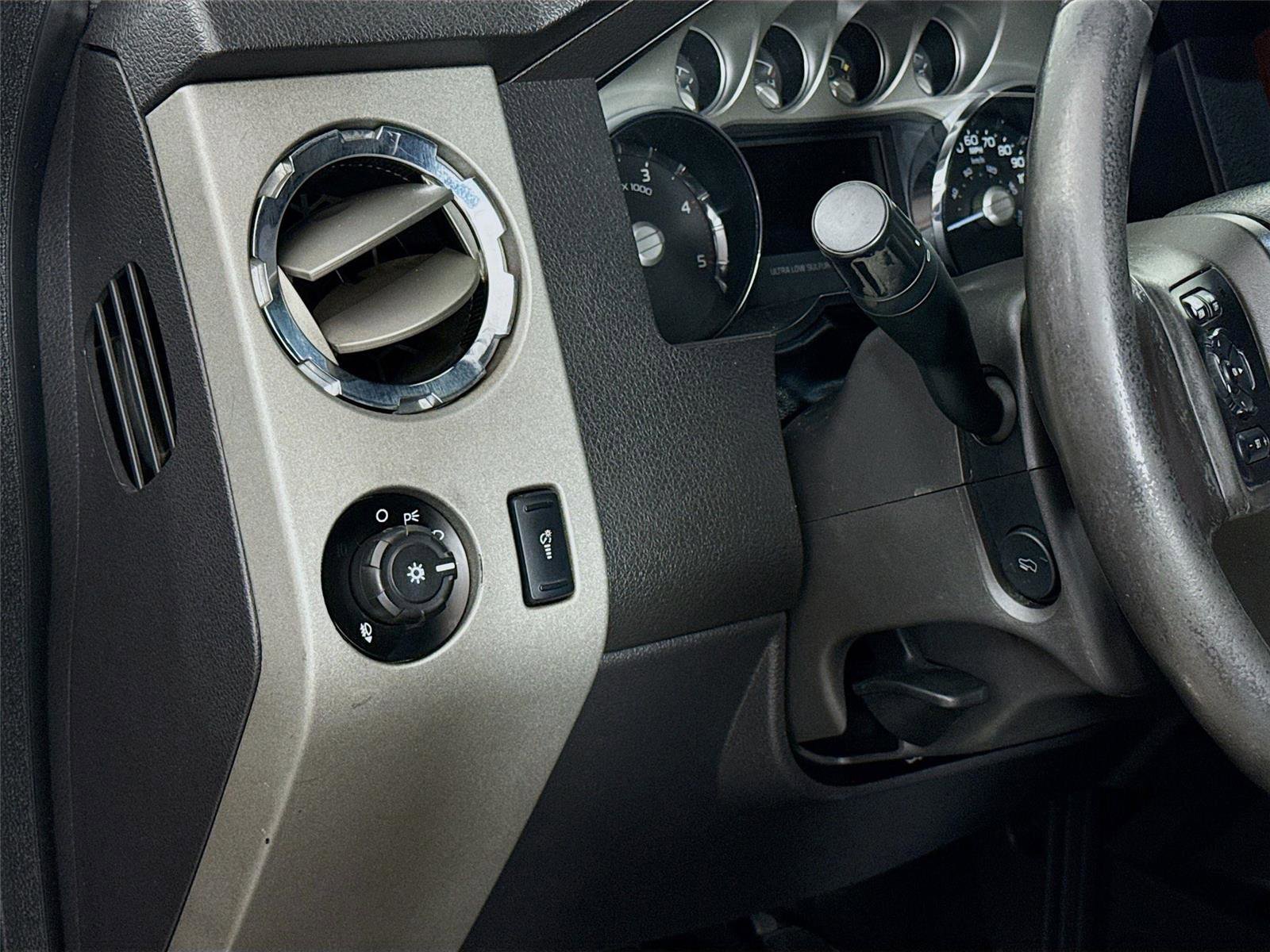 Used 2016 Ford F450 Lariat w/ Lariat Ultimate Package AWD/4WD image 9