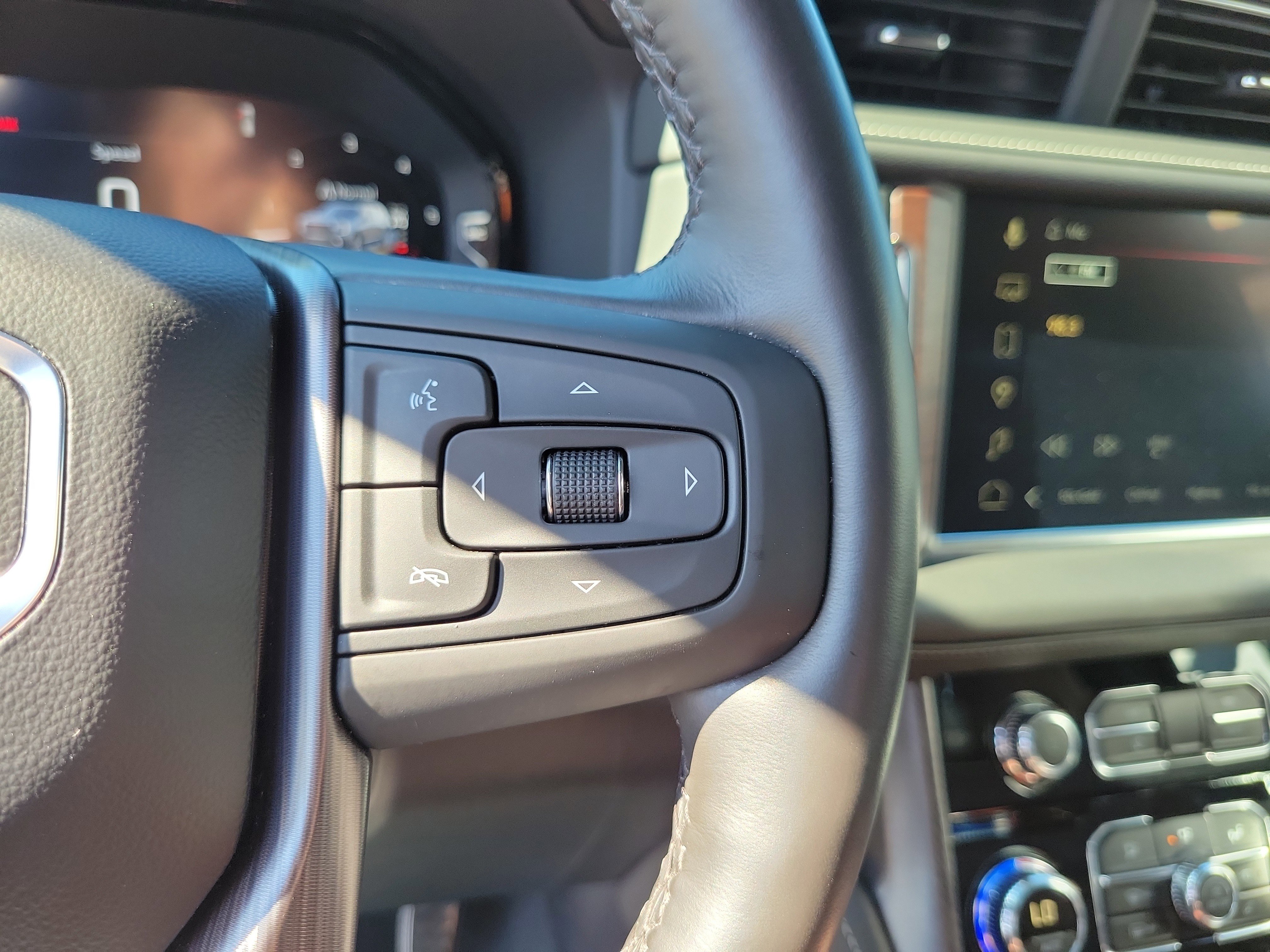 Used 2024 GMC Yukon Denali Ultimate image 25