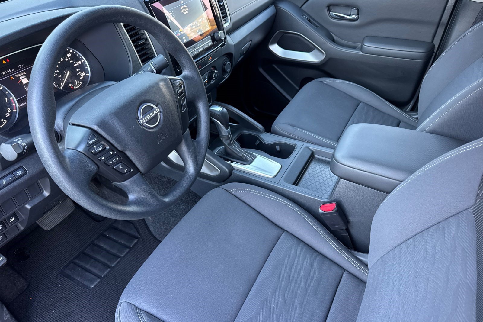 Used 2022 Nissan Frontier SV AWD/4WD image 4