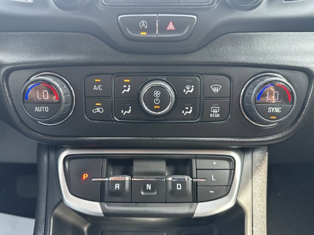 Used 2022 GMC Terrain SLT w/ Tech Package AWD/4WD image 25