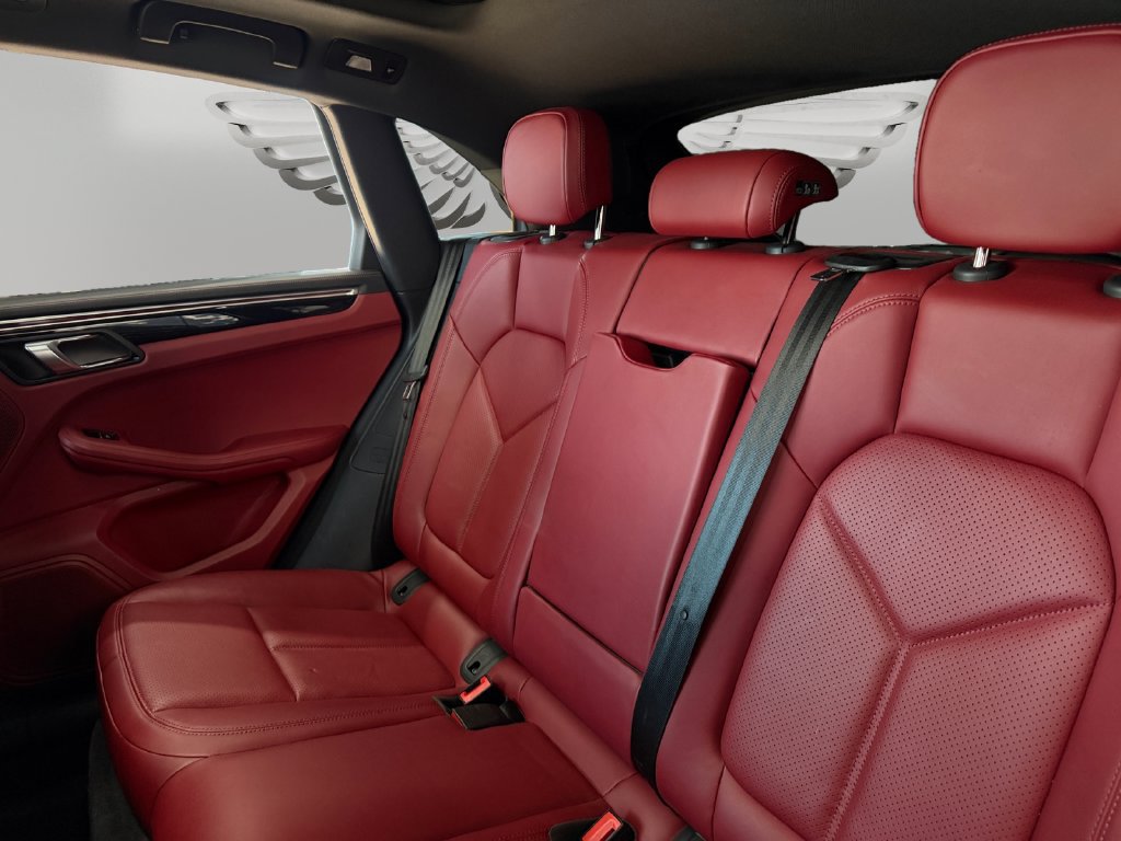 Used 2023 Porsche Macan AWD/4WD image 13