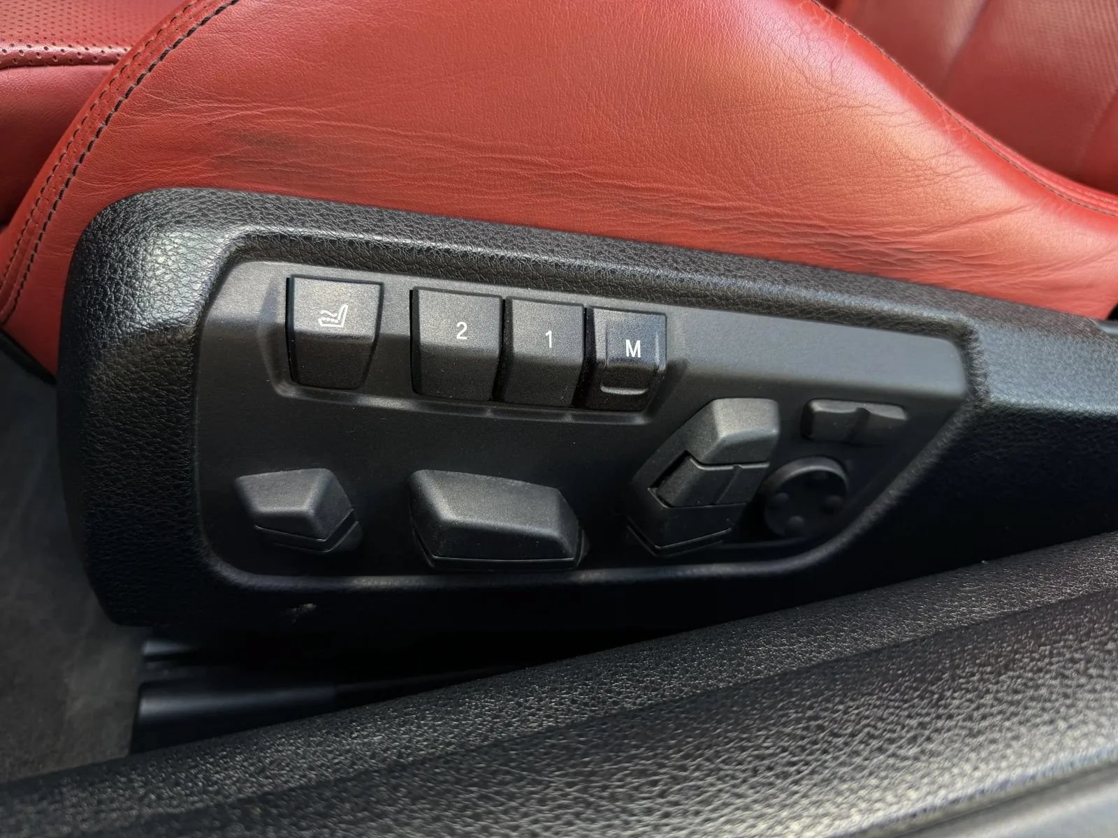 Used 2014 BMW M6 Convertible RWD image 11