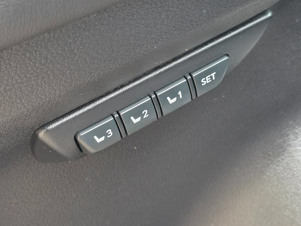 Used 2016 Lexus NX 300h AWD w/ Premium Package image 33