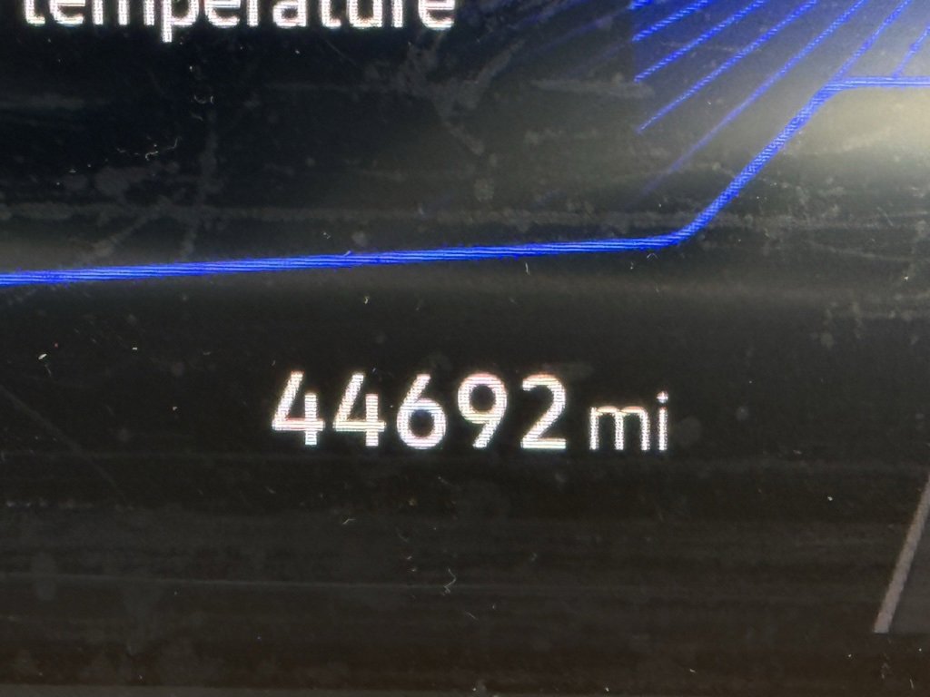 Used 2023 Volkswagen Tiguan SE image 13