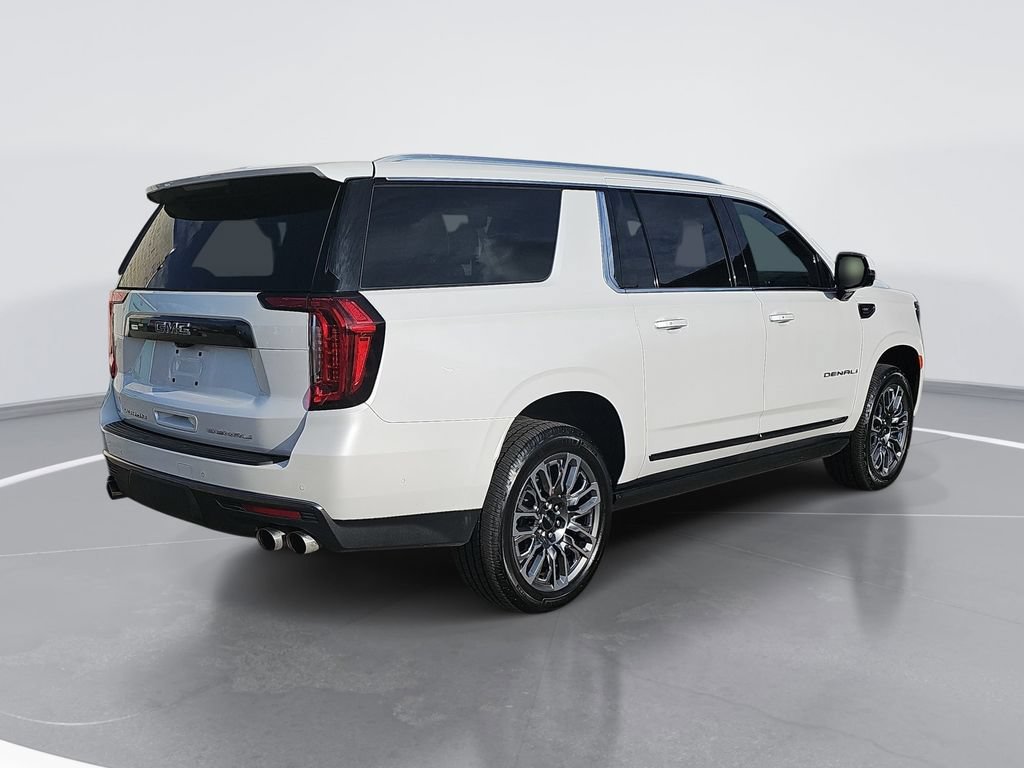 Certified 2023 GMC Yukon XL Denali Ultimate w/ LPO, Floor Liner Package AWD/4WD image 3