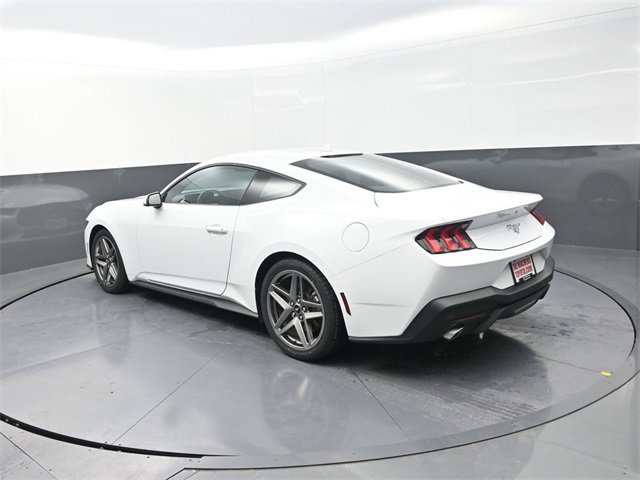 Used 2024 Ford Mustang Coupe image 5