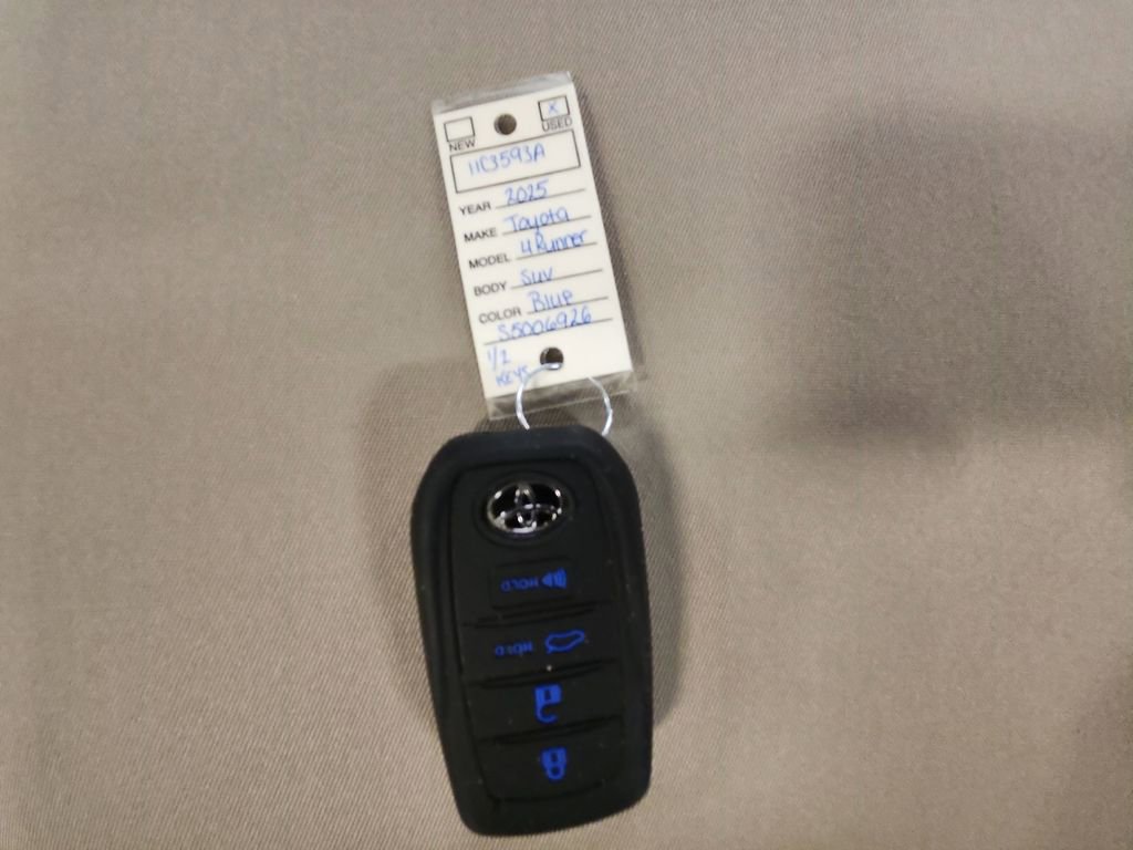 Used 2025 Toyota 4Runner TRD Off-Road Premium w/ Tow Technology Package AWD/4WD image 32