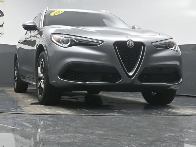 Used 2020 Alfa Romeo Stelvio Ti image 3