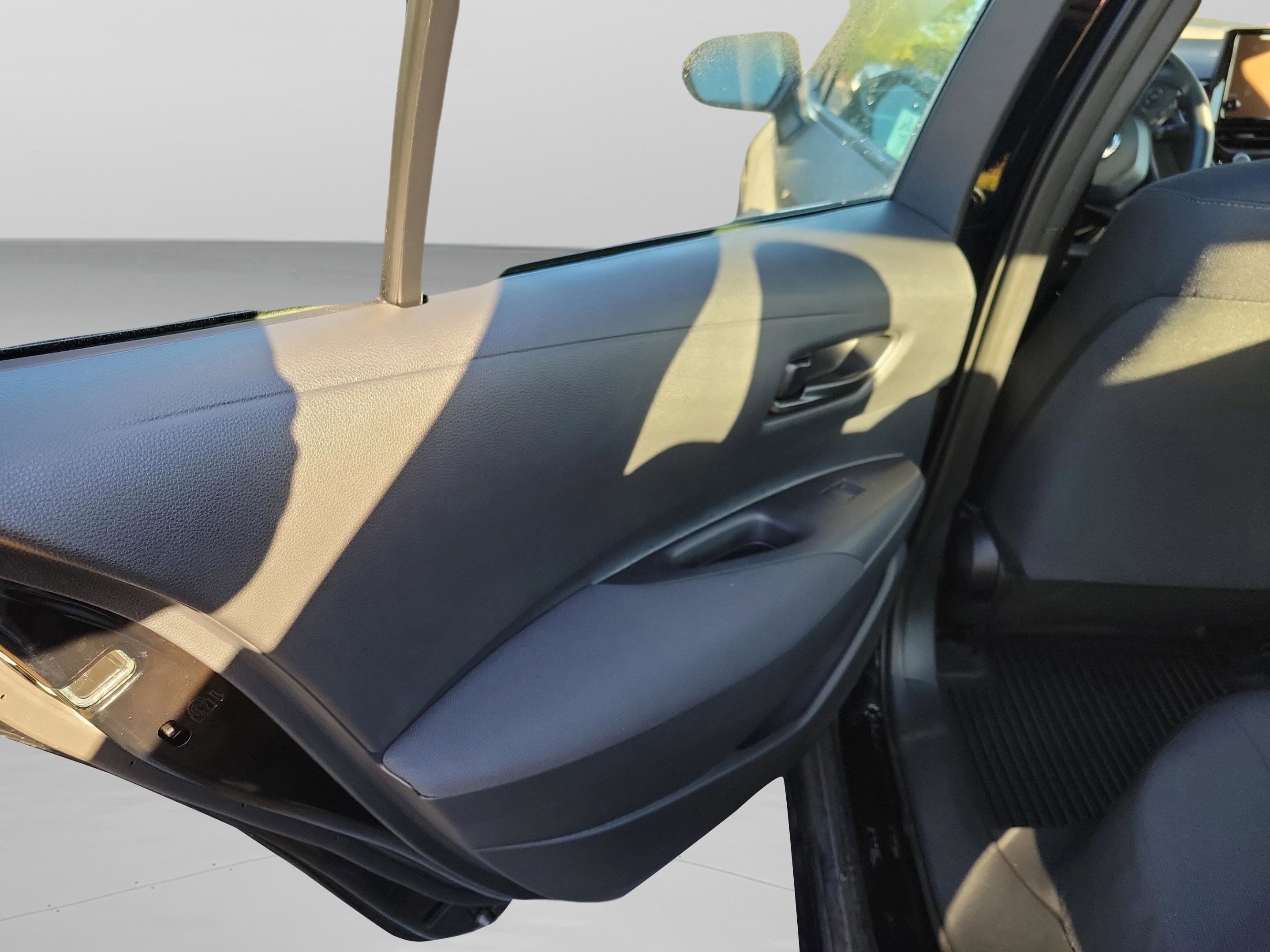 Certified 2025 Toyota Corolla LE image 28