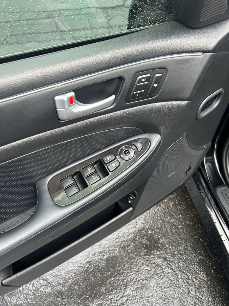 Used 2014 Hyundai Genesis 5.0 R-Spec image 16