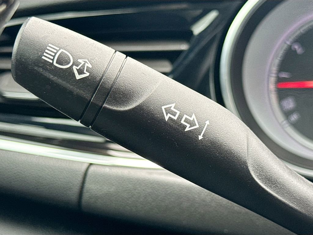 Used 2018 Buick Regal Essence w/ Driver Confidence Package #1 FWD image 13