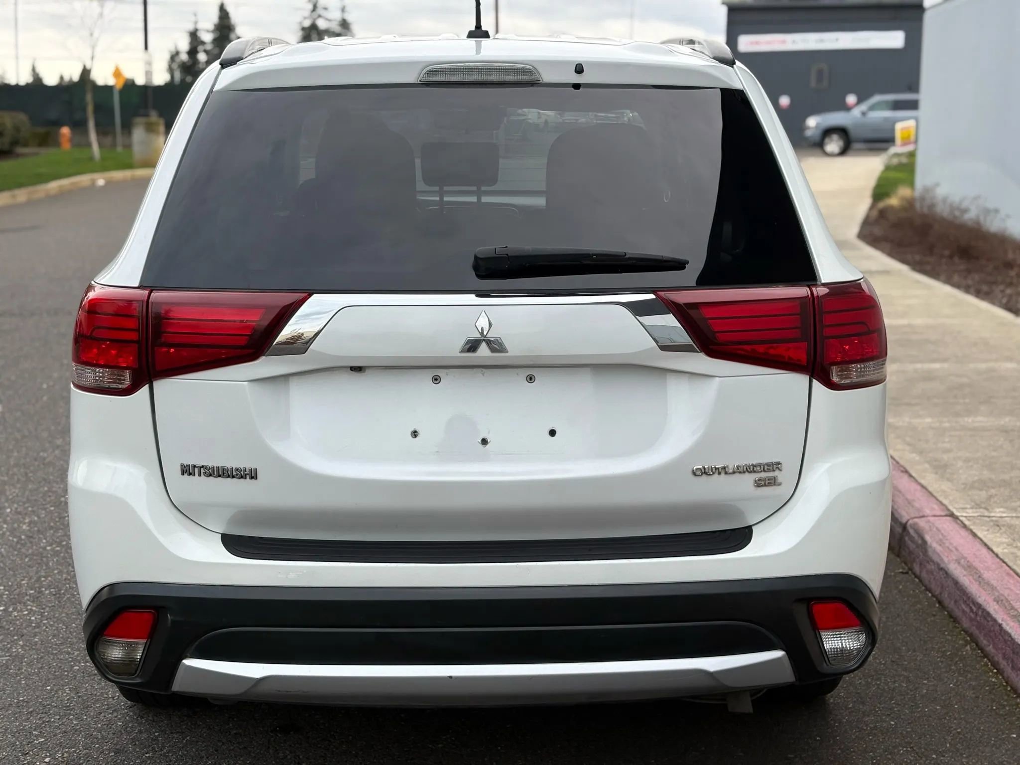 Used 2016 Mitsubishi Outlander SEL image 5