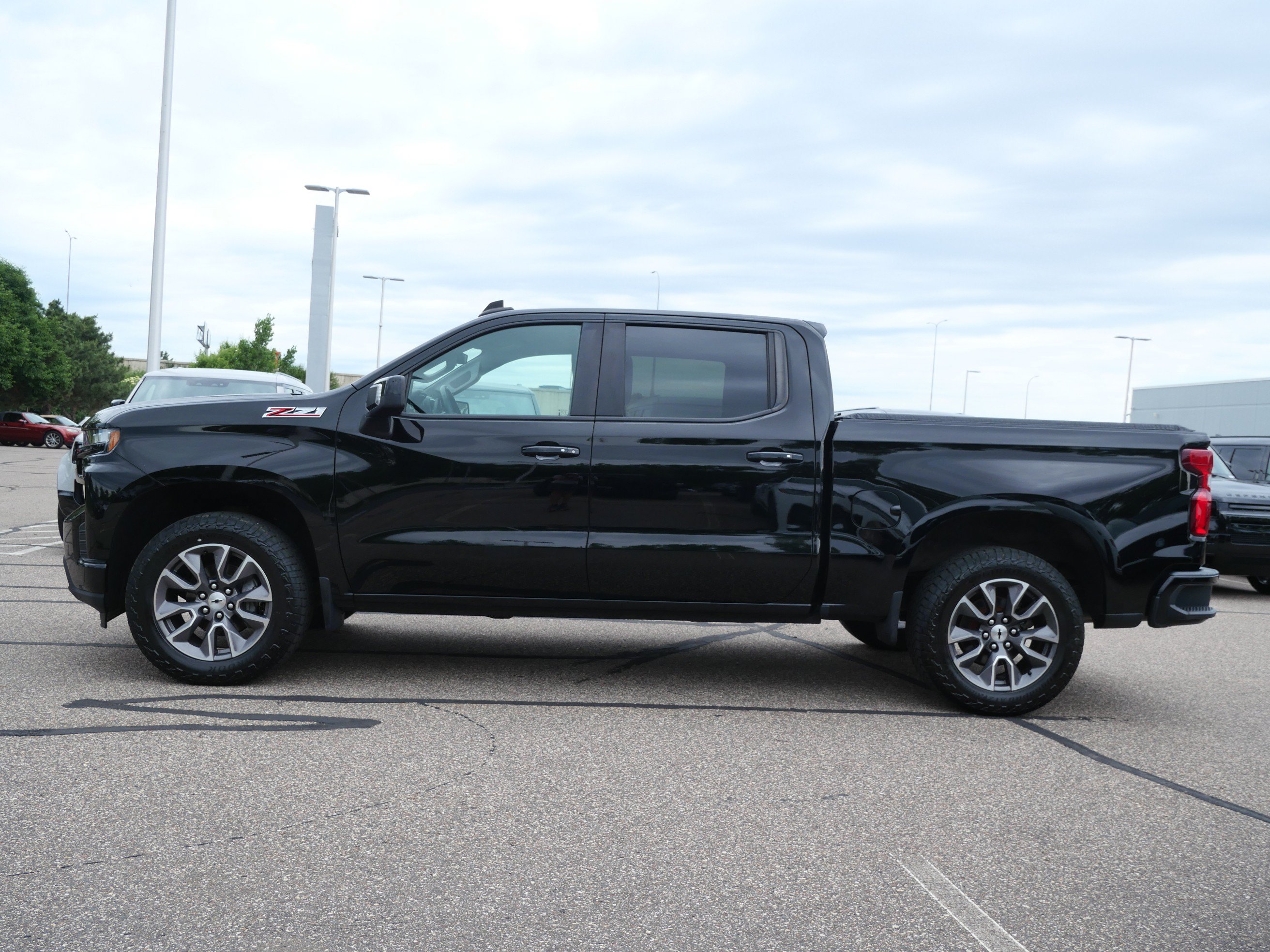 Used 2019 Chevrolet Silverado 1500 RST AWD/4WD image 2