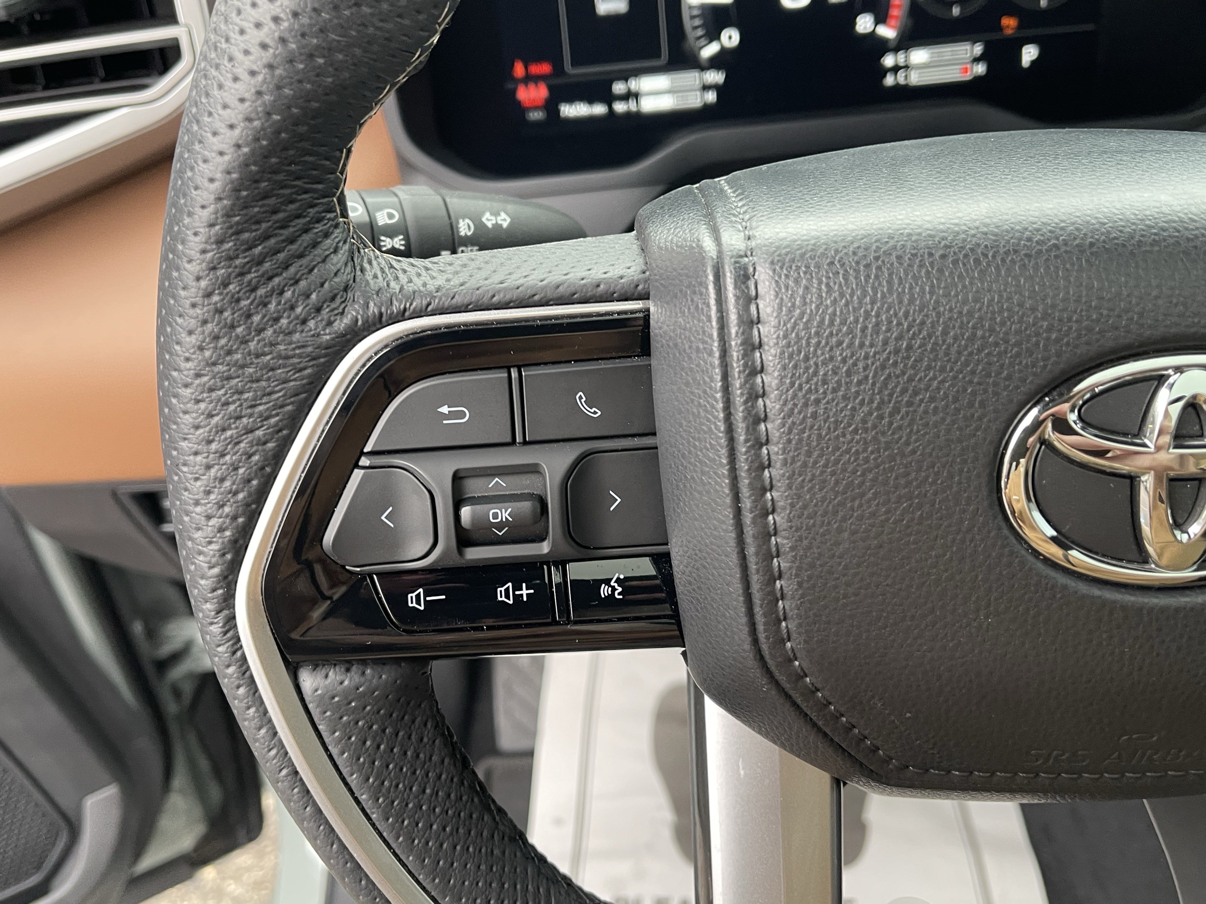 Certified 2025 Toyota Tundra 1794 Edition AWD/4WD image 25