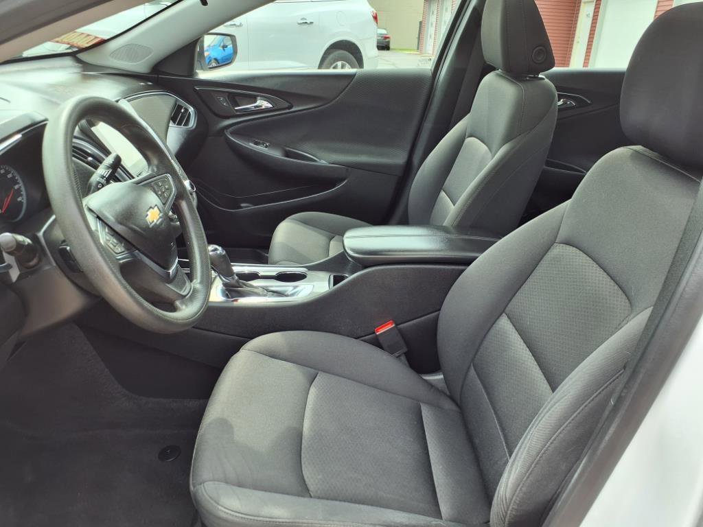Used 2019 Chevrolet Malibu LT image 3