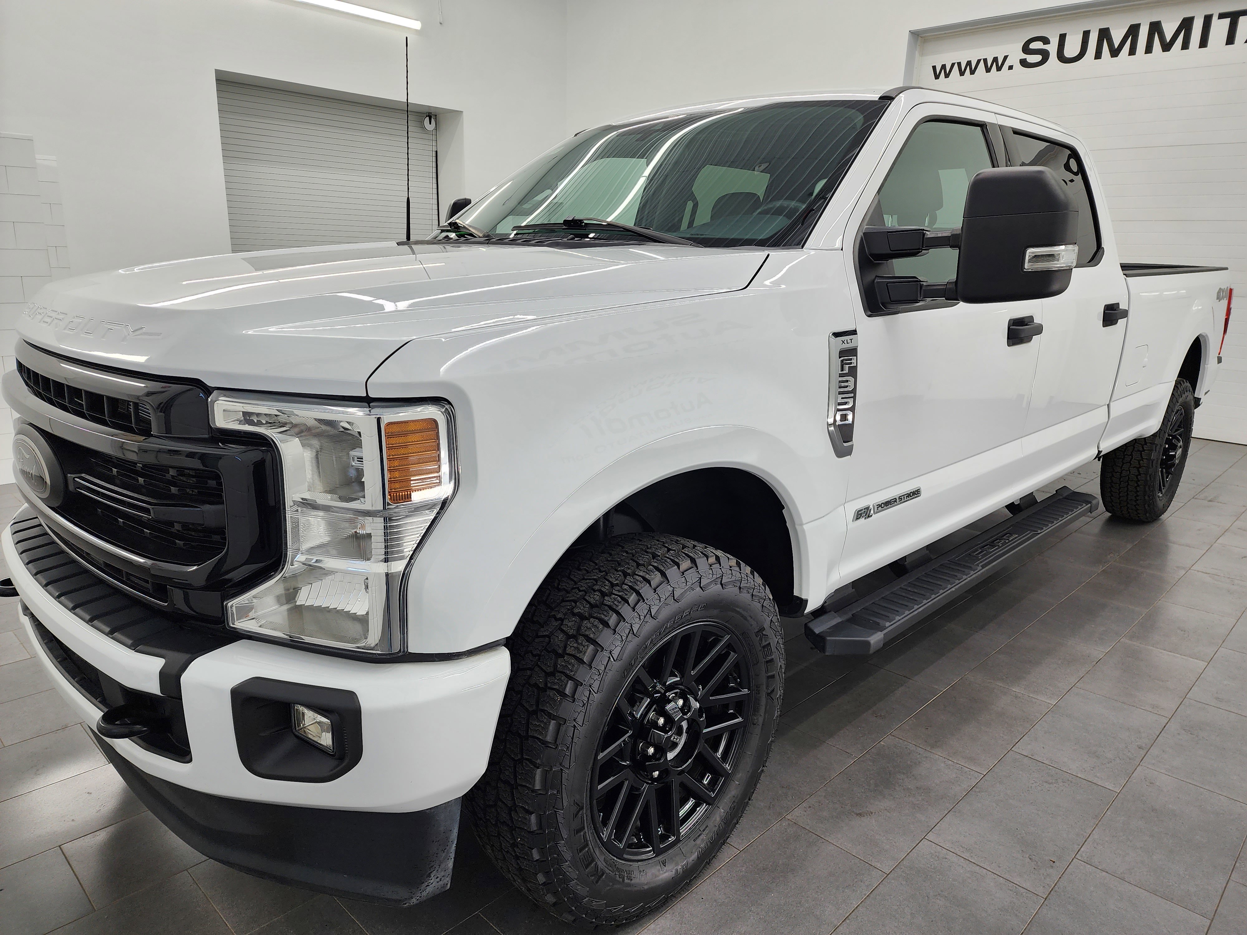 Used 2022 Ford F350 XLT w/ Black Appearance Package image 7