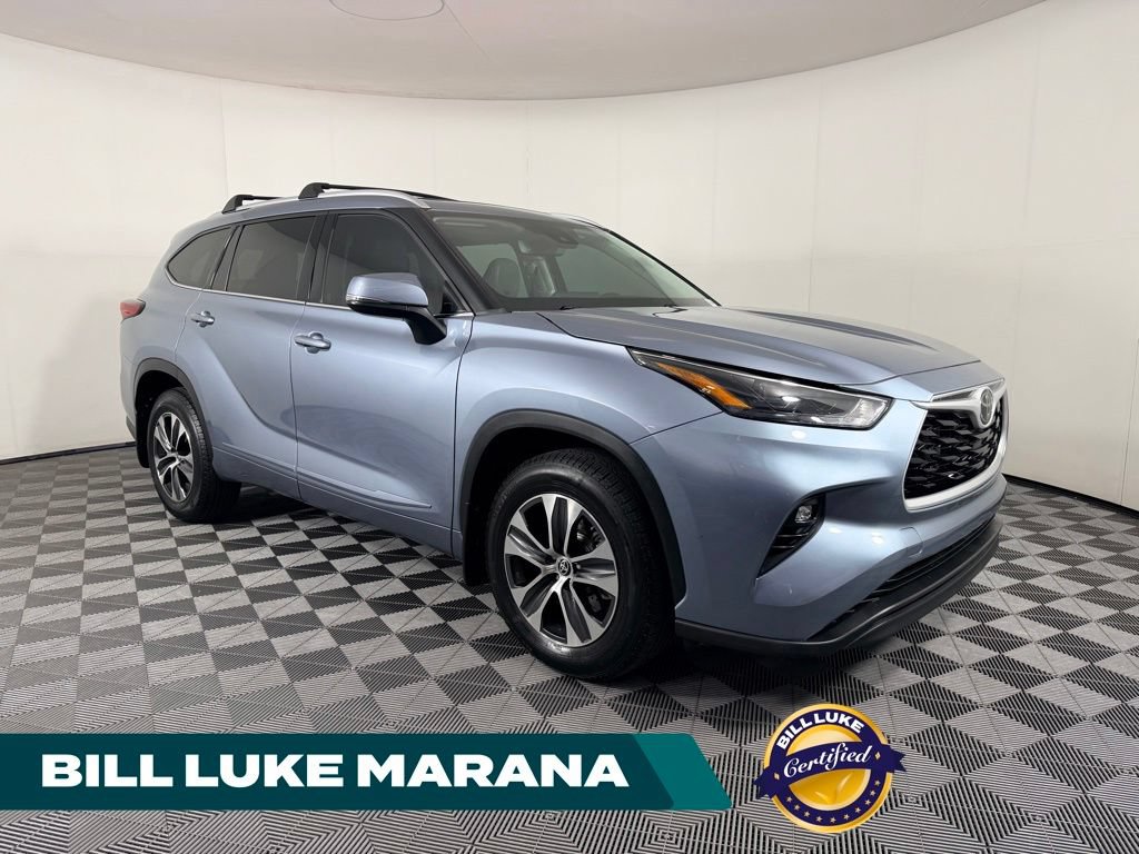 Used 2022 Toyota Highlander XLE FWD video 1