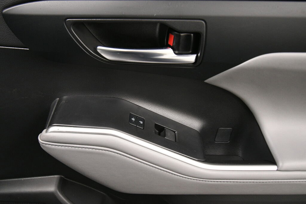 Certified 2023 Toyota Highlander XLE image 31