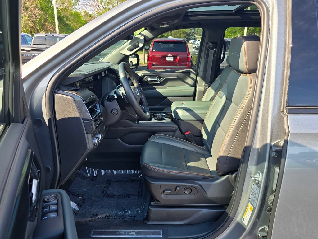 Certified 2025 GMC Yukon AT4 w/ AT4 Premium Package AWD/4WD image 22