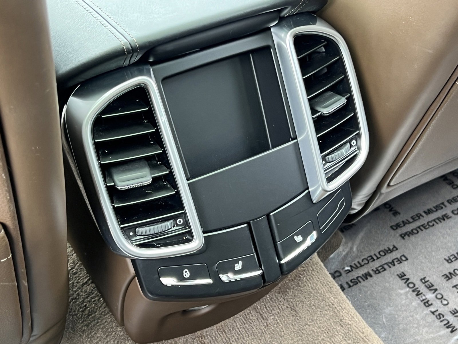 Used 2016 Porsche Cayenne Turbo S image 19