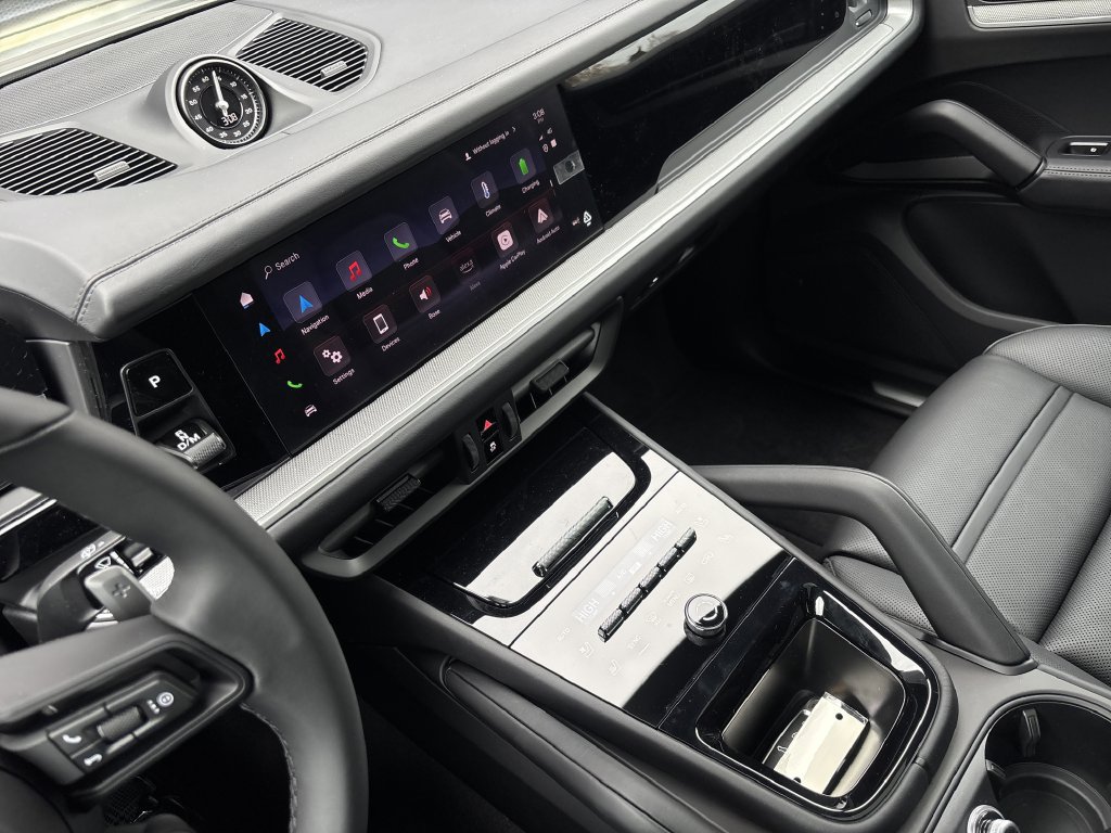 New 2026 Porsche Cayenne E-Hybrid AWD/4WD image 17