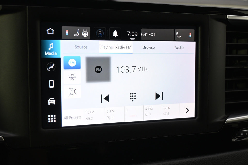 Used 2023 Chrysler Voyager LX FWD image 30