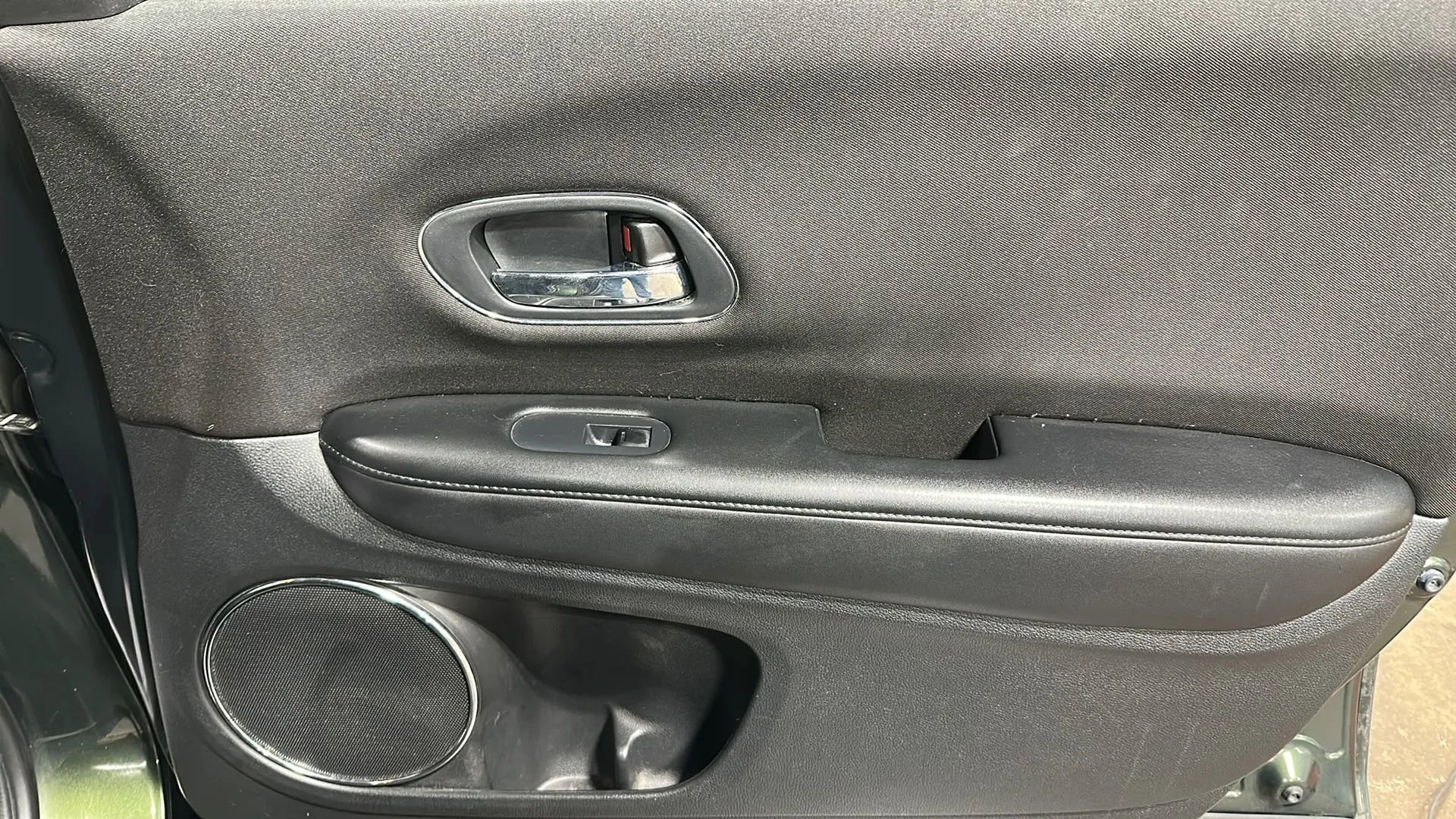 Used 2017 Honda HR-V EX image 17