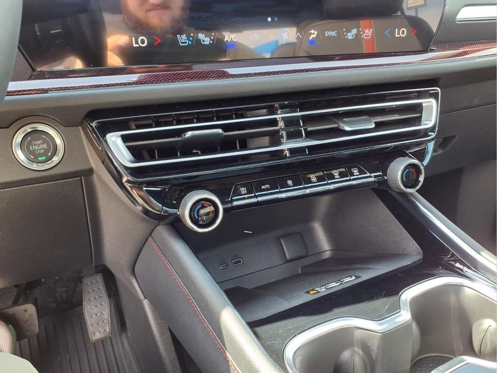 New 2026 Chevrolet Traverse RS w/ LPO, Floor Liner Package FWD image 6