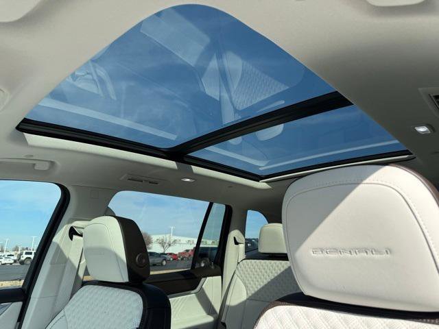 Used 2024 GMC Acadia Denali w/ Super Cruise Package image 52