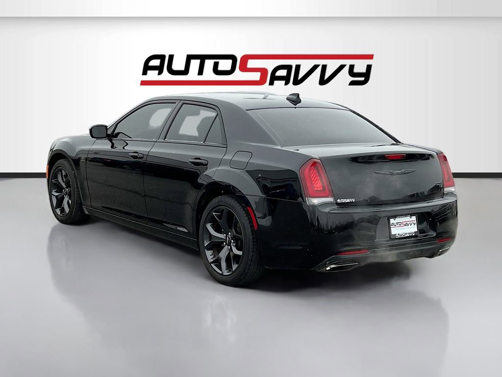 Used 2023 Chrysler 300 Touring w/ Safetytec Plus Group image 5