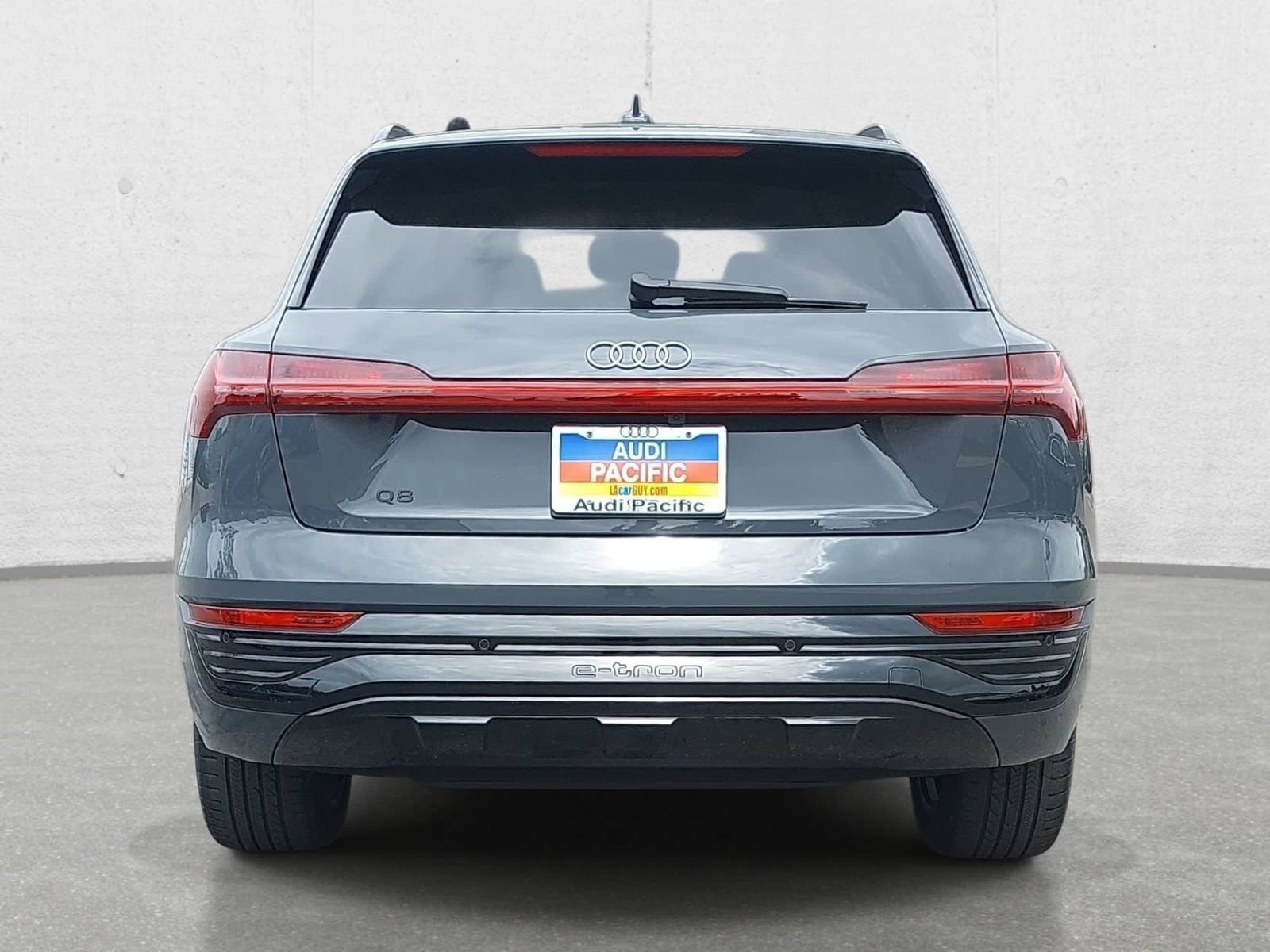 Used 2024 Audi Q8 e-tron Premium AWD/4WD image 6