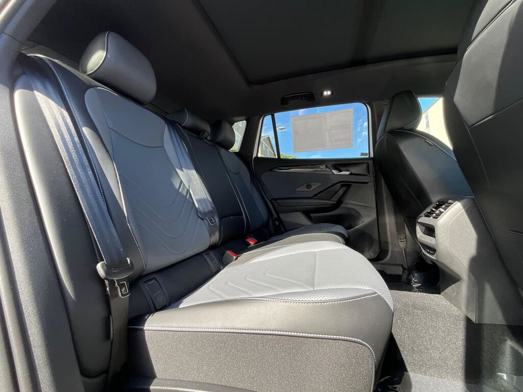 New 2026 Volkswagen Tiguan SE R-Line AWD/4WD image 14