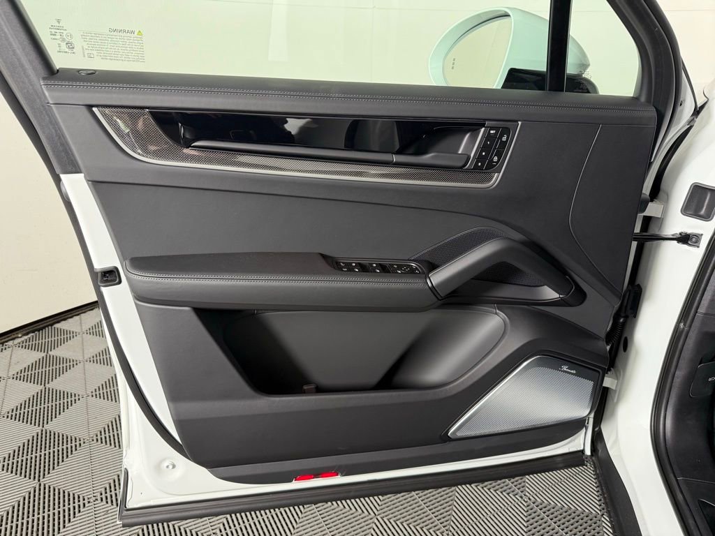 New 2025 Porsche Cayenne Turbo image 24