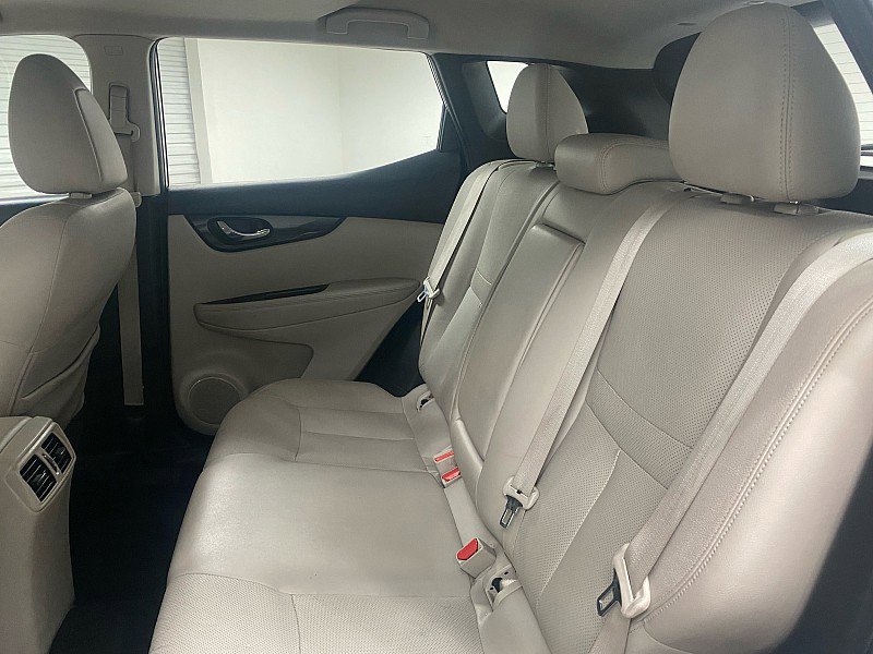 Used 2018 Nissan Rogue Sport SL w/ SL Premium Package image 12