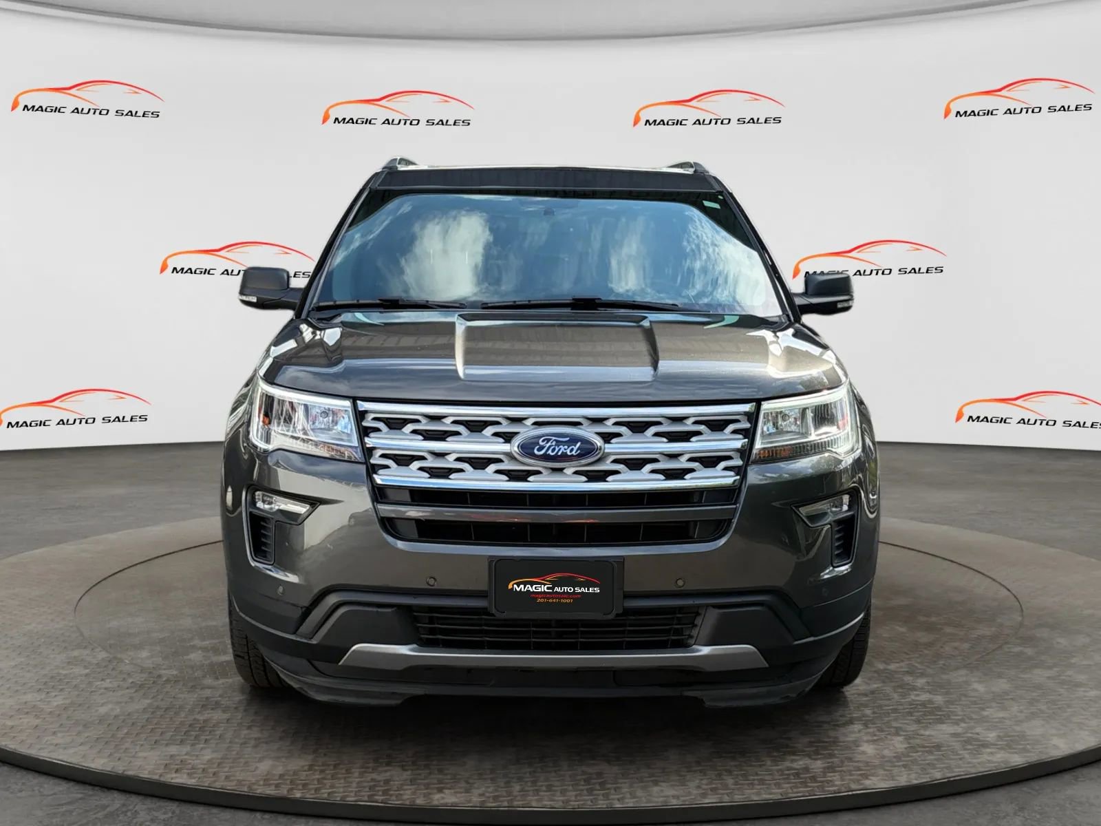 Used 2019 Ford Explorer XLT w/ Equipment Group 201A AWD/4WD image 3
