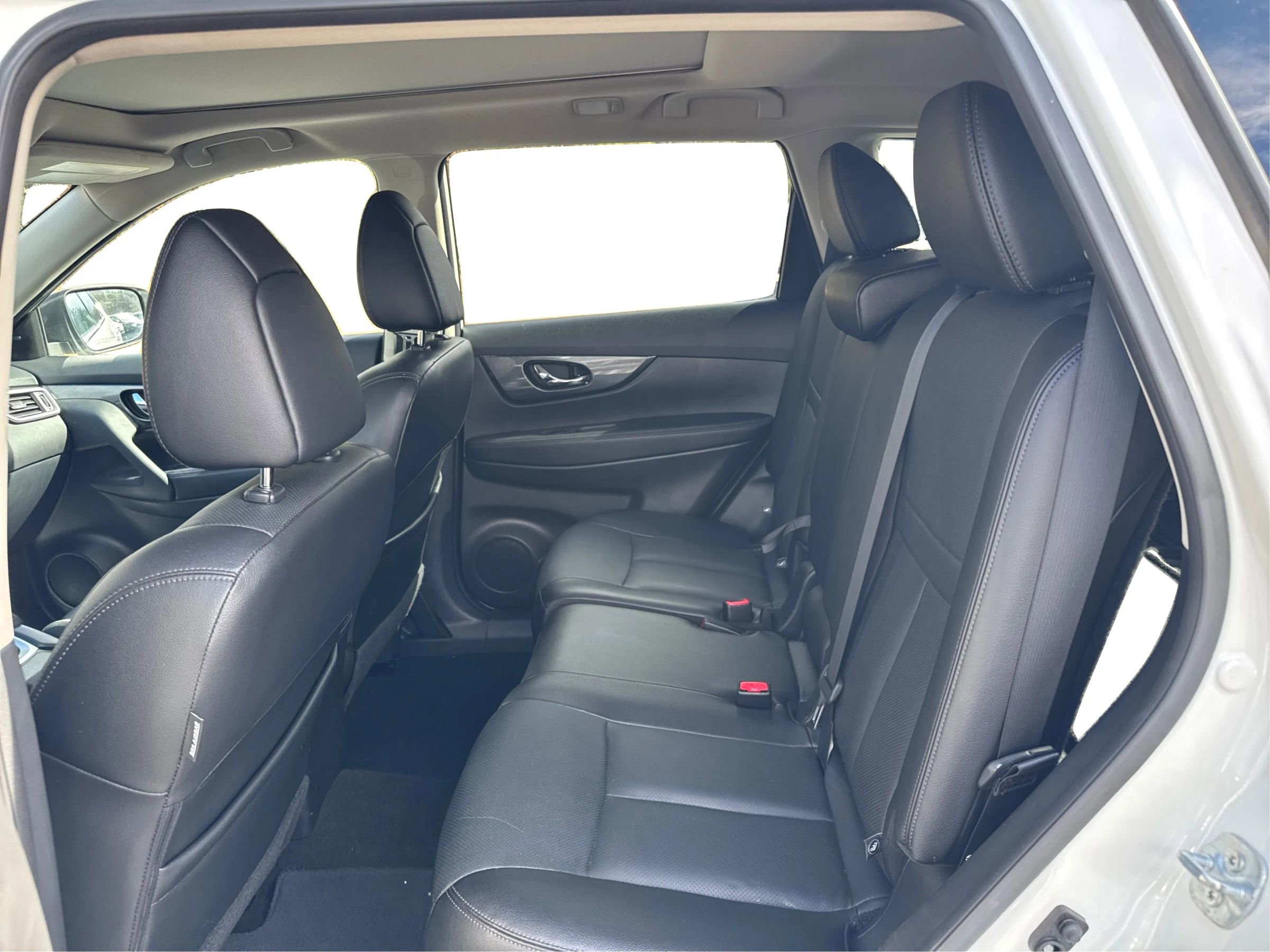 Used 2016 Nissan Rogue SL w/ SL Premium Package image 13