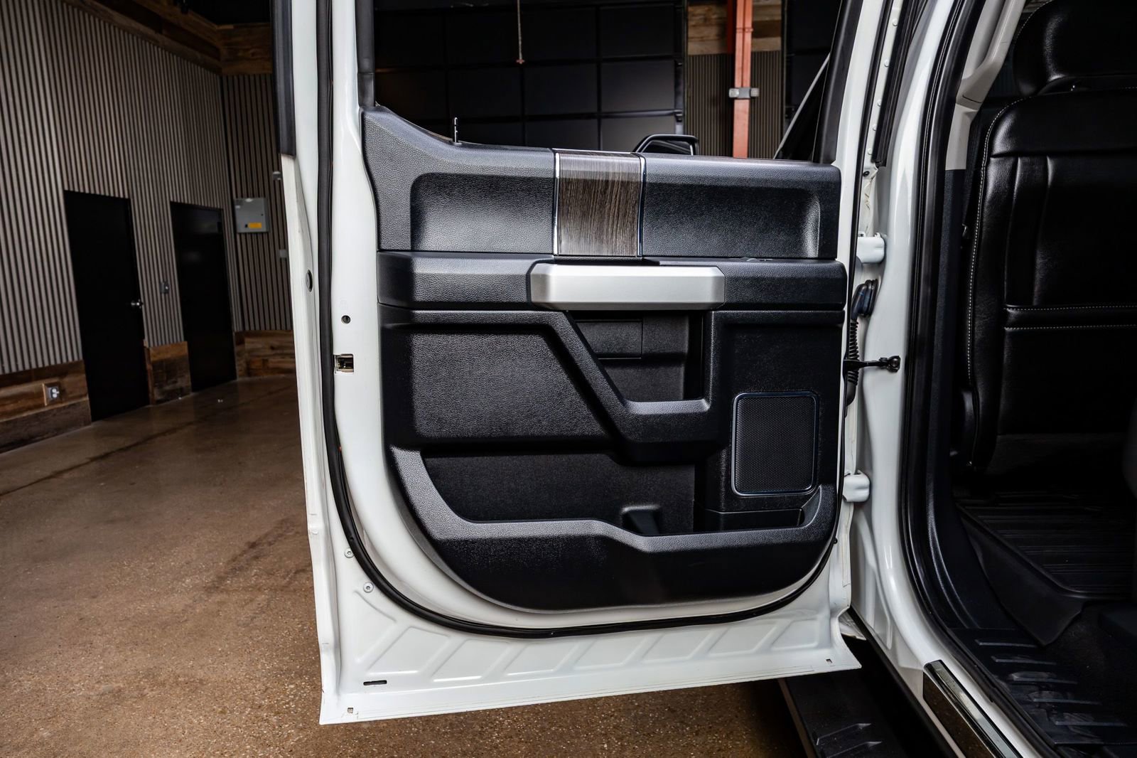 Used 2020 Ford F250 Lariat image 37