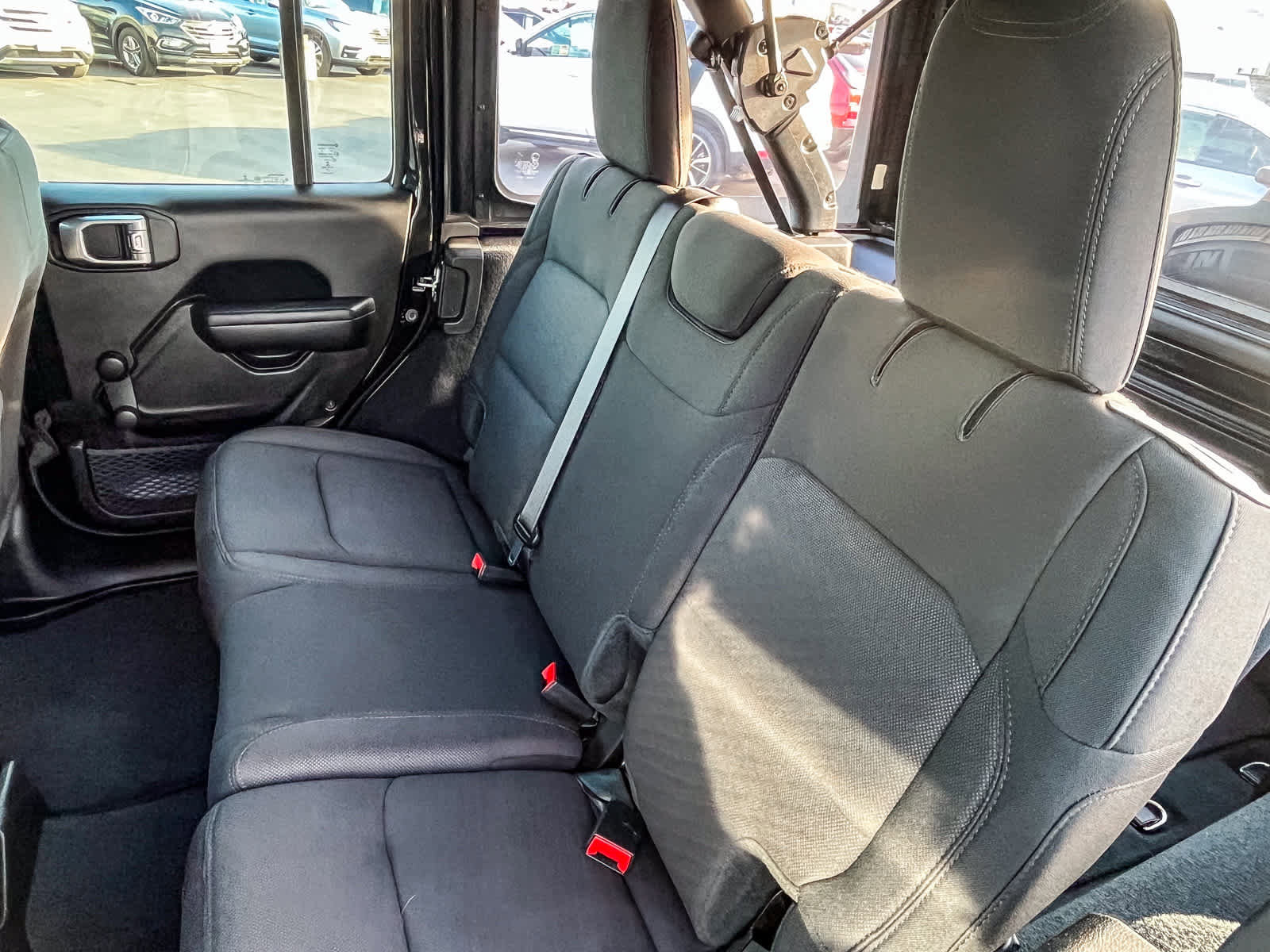 Used 2022 Jeep Wrangler Unlimited Sport image 17