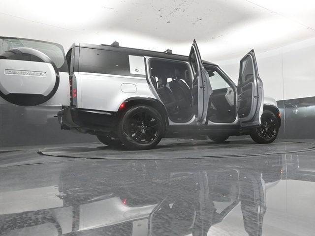 Used 2024 Land Rover Defender 130 X-Dynamic SE AWD/4WD image 63